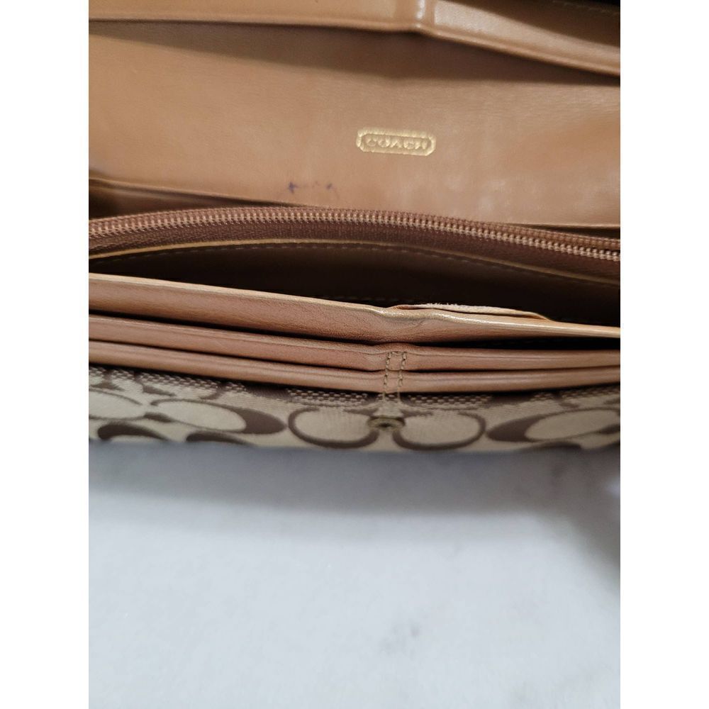 Coach Signature Brown Bifold Wallet. - Picture 3 of 4